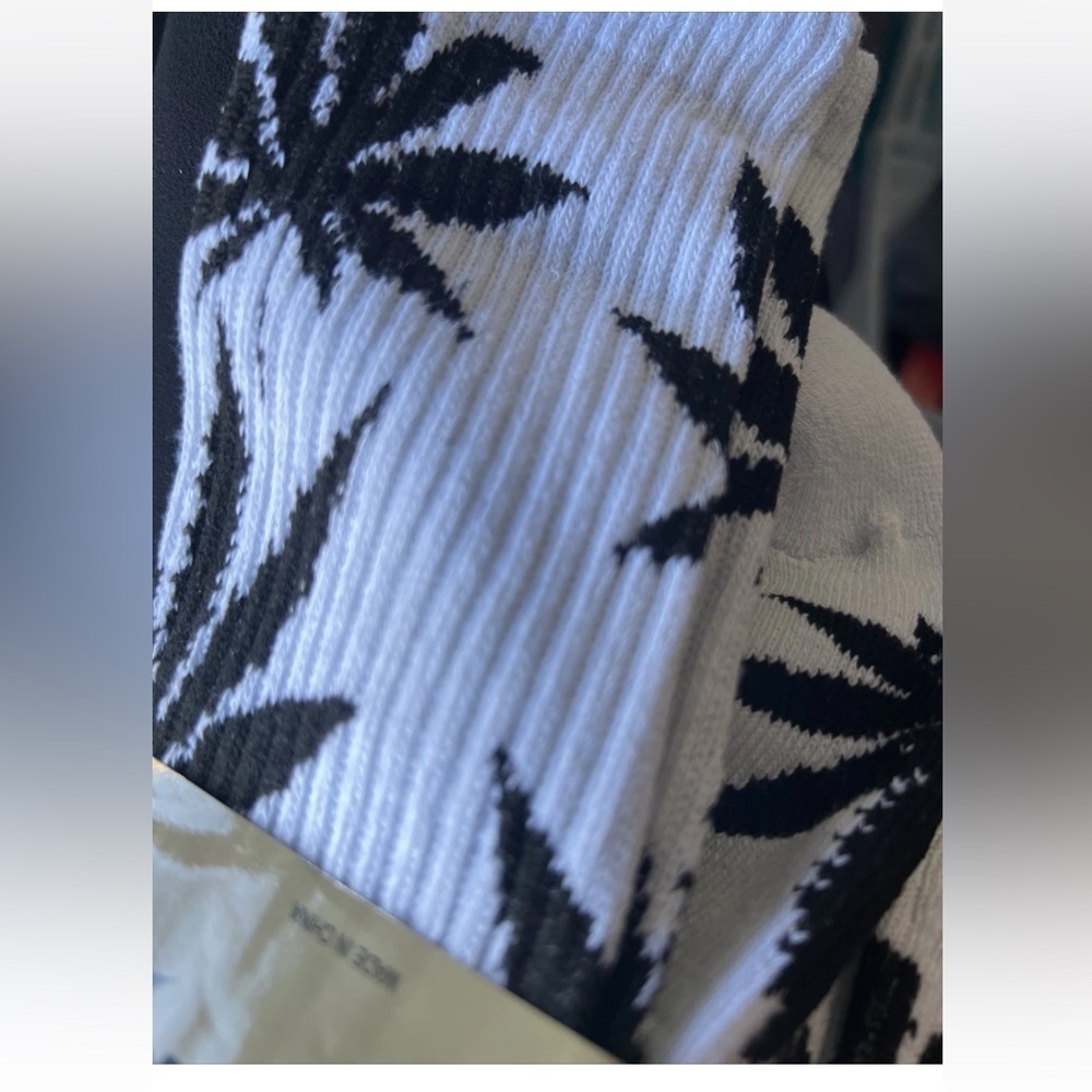 Men socks weedo leaves men shoe size 10/13 socks. 2paies - Picture 2 of 3